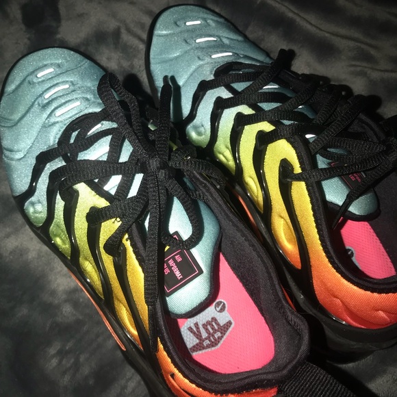 Vapormax Bleached Aqua womens 8 great condition - Picture 2 of 5